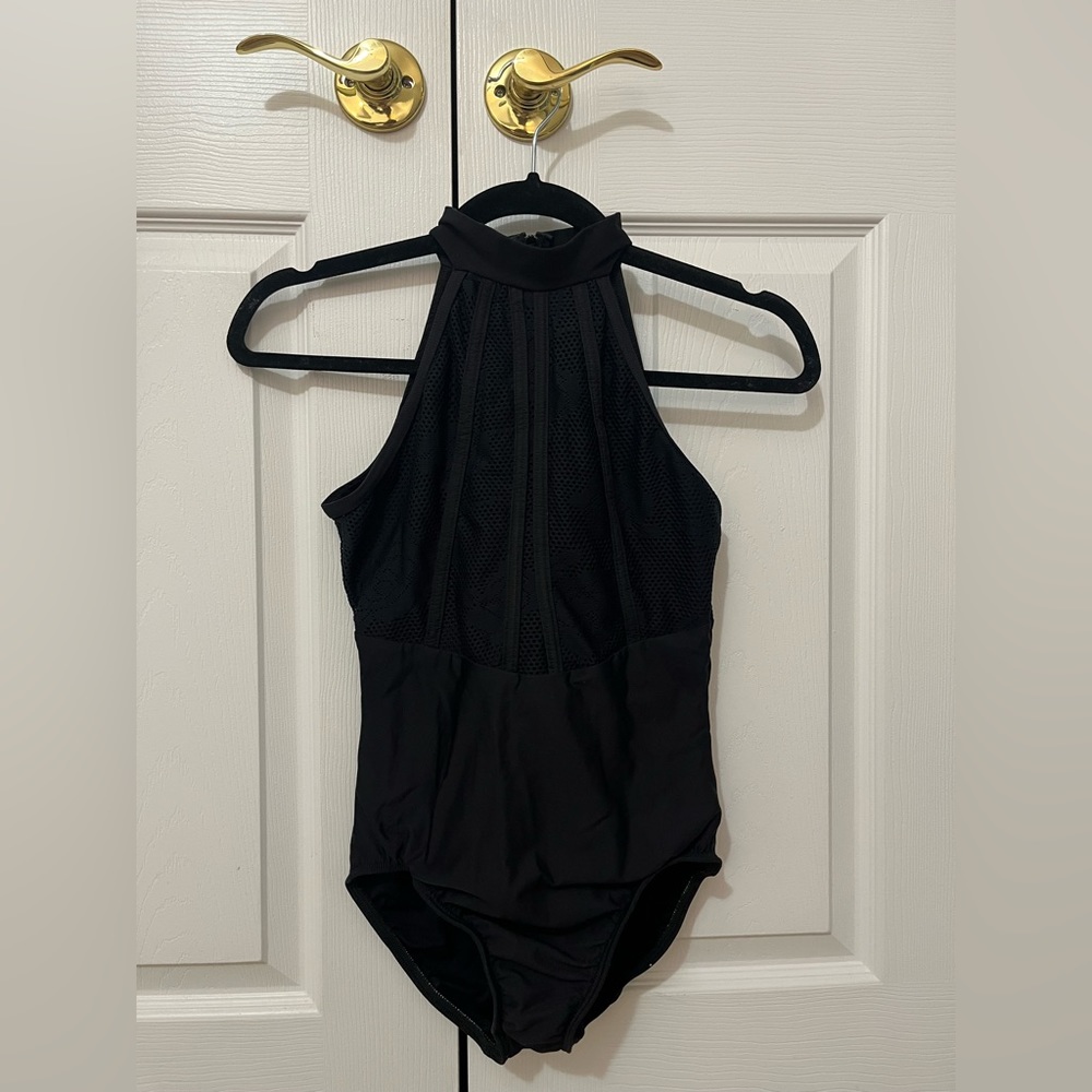MOTIONWEAR BLACK LEOTARD SIZE MEDIUM WITH ZIPPER HALTER NECK DANCEWEAR